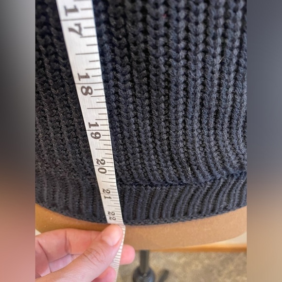 Great black Jun & ivy sweater medium - Picture 4 of 7